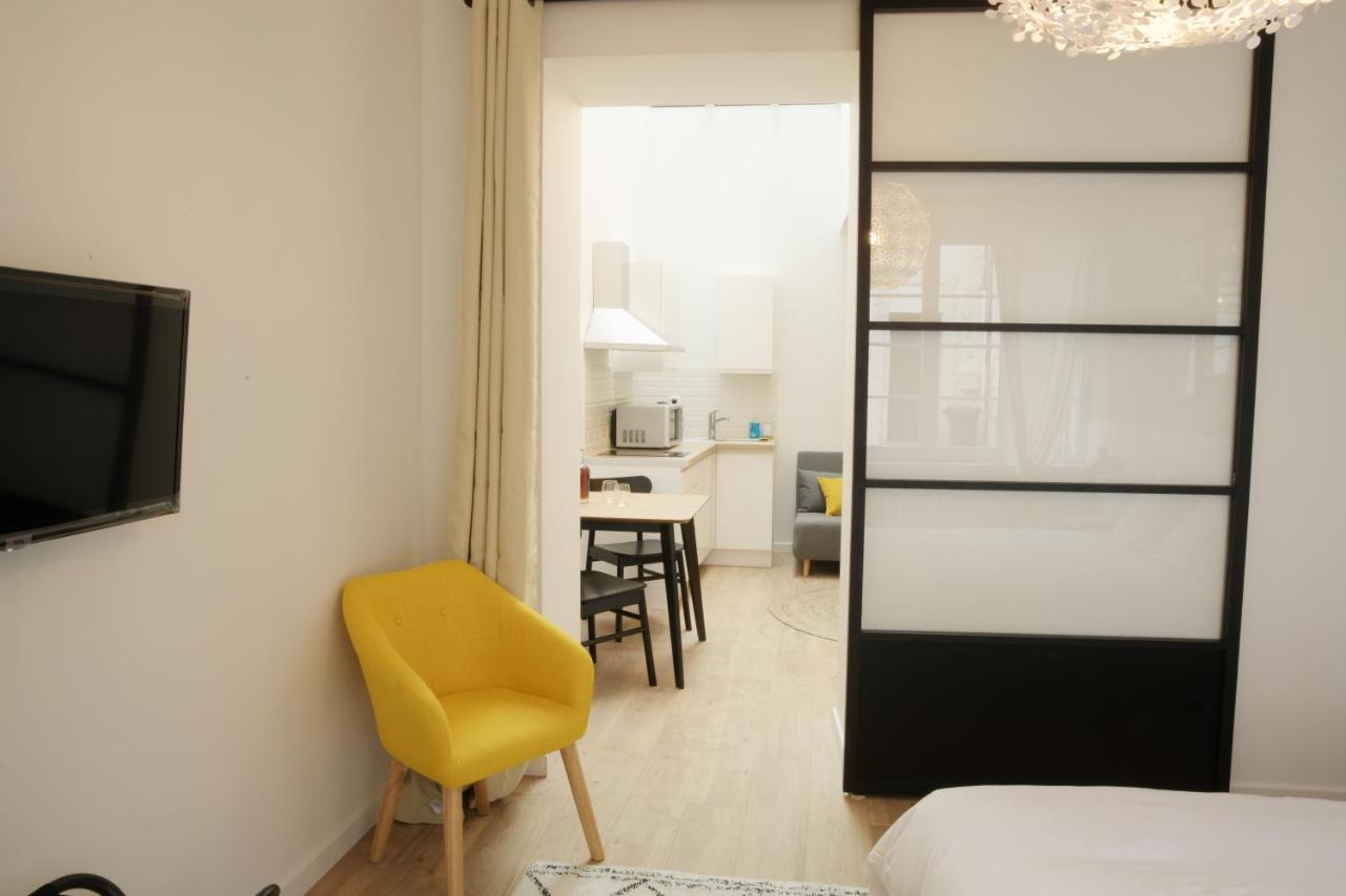 T2 Avec Verriere Situe En Hyper Centre Avec Wifi, Linge, Draps, Savons Et Serviettes Fournis Cognac Exterior photo
