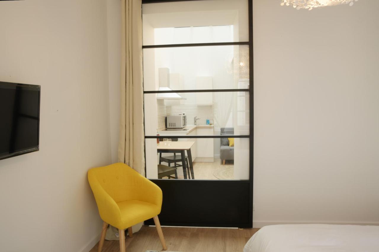 T2 Avec Verriere Situe En Hyper Centre Avec Wifi, Linge, Draps, Savons Et Serviettes Fournis Cognac Exterior photo