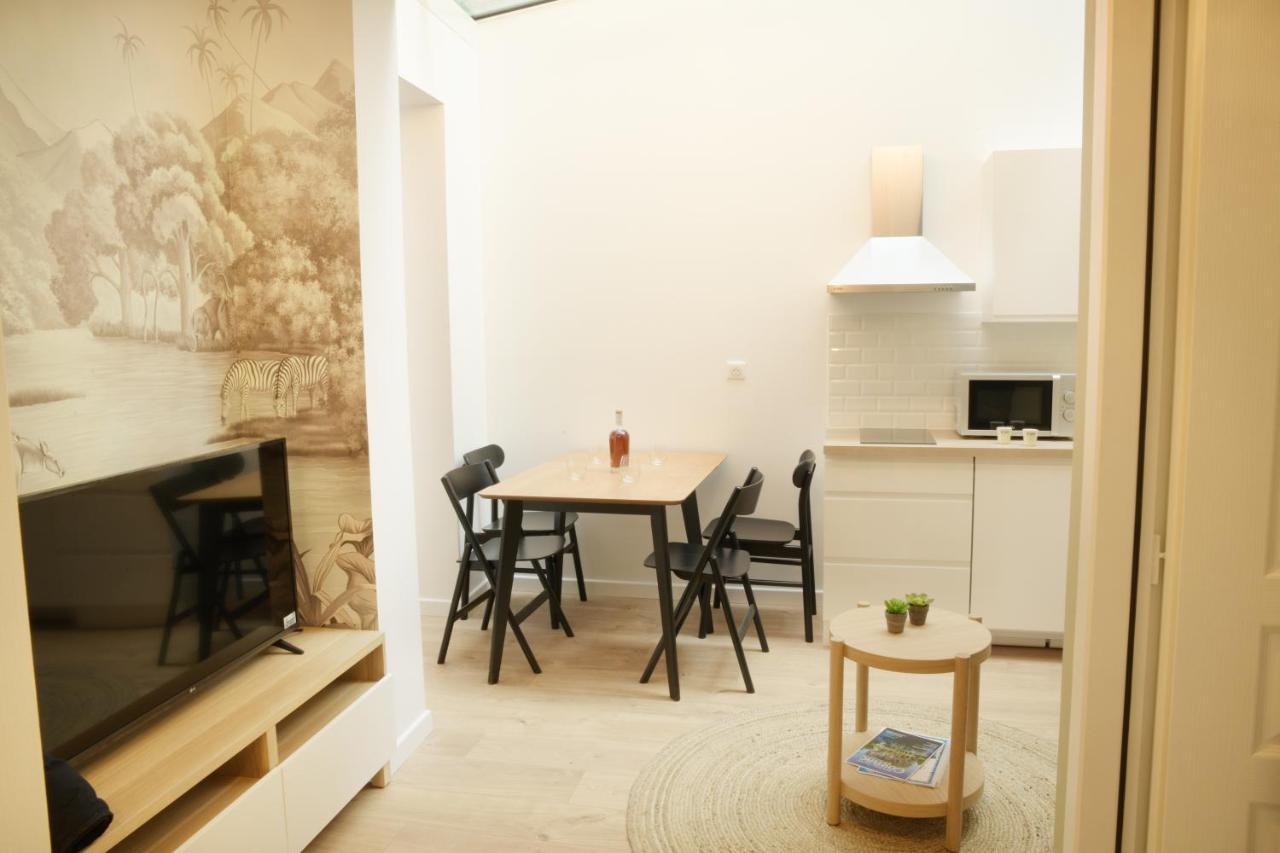 T2 Avec Verriere Situe En Hyper Centre Avec Wifi, Linge, Draps, Savons Et Serviettes Fournis Cognac Exterior photo