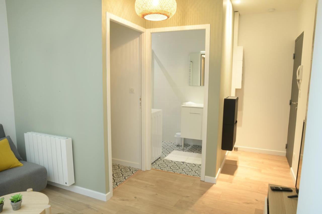 T2 Avec Verriere Situe En Hyper Centre Avec Wifi, Linge, Draps, Savons Et Serviettes Fournis Cognac Exterior photo