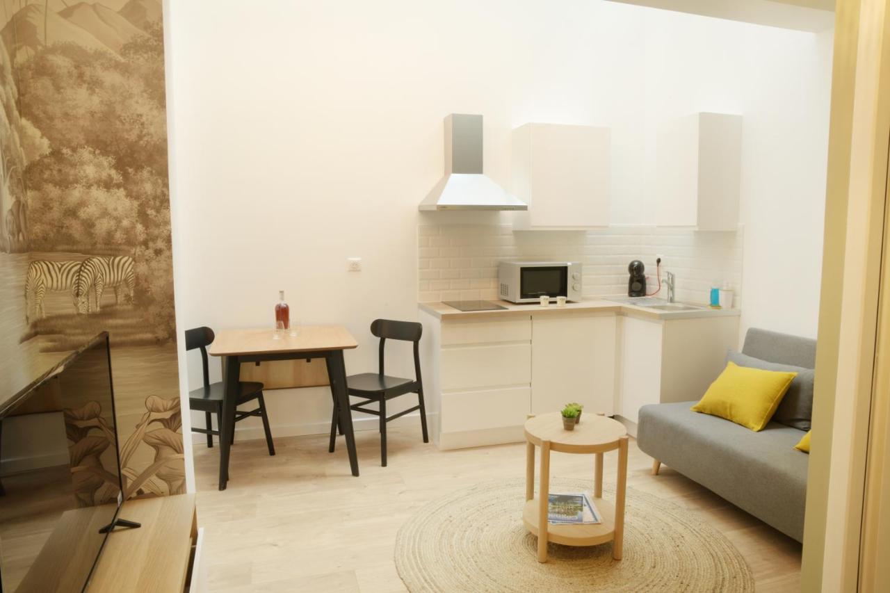 T2 Avec Verriere Situe En Hyper Centre Avec Wifi, Linge, Draps, Savons Et Serviettes Fournis Cognac Exterior photo